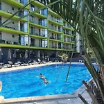 Crystal Breeze - Pool &