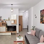Apartment Crystal Breeze - Pool & Navodari