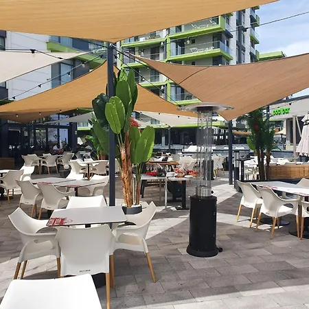 Crystal Breeze - Pool & * ナボダリ