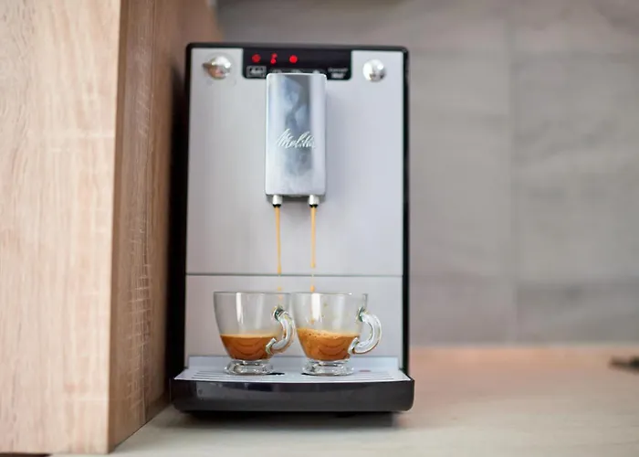 Crystal Breeze - Pool & アパート