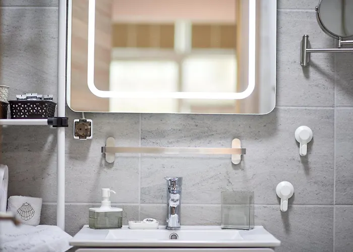 Crystal Breeze - Pool & * ナボダリ